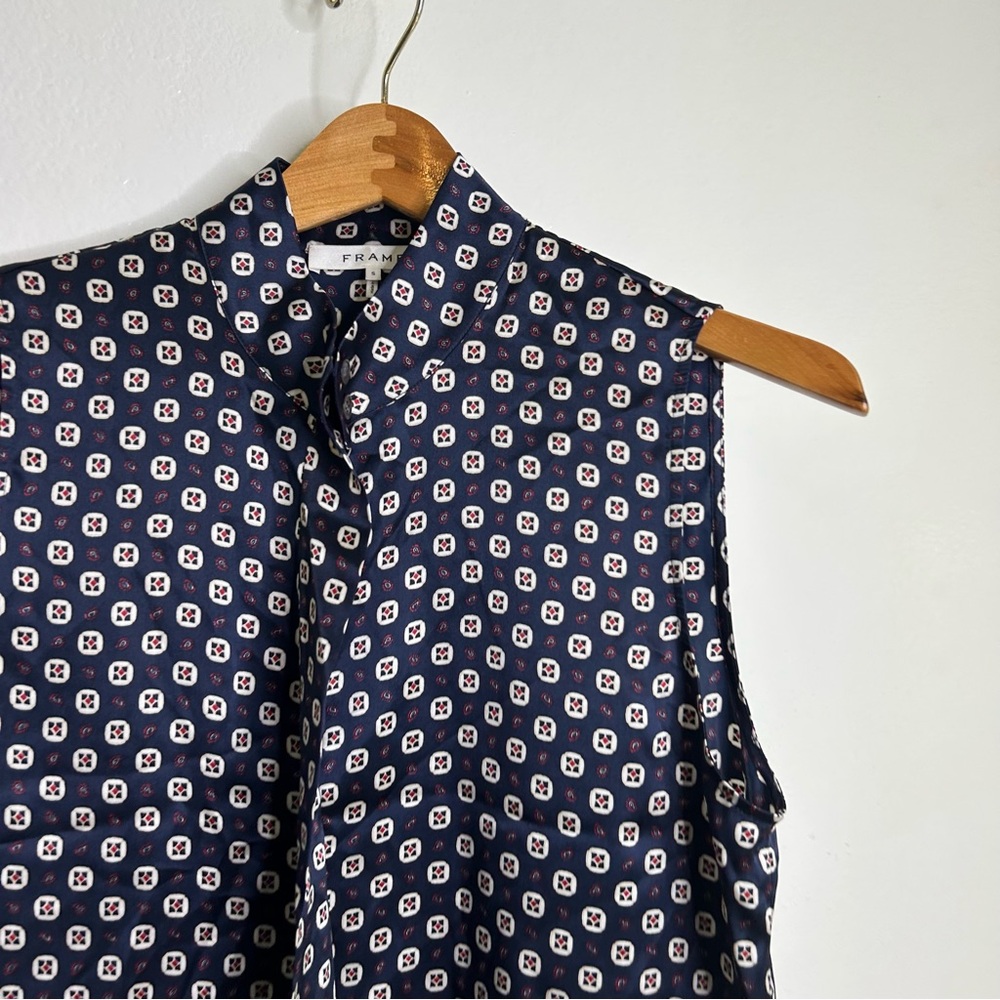 FRAME 100% Silk Navy Button Down Lightweight Tank Top Blouse Size Small - Picture 2 of 11
